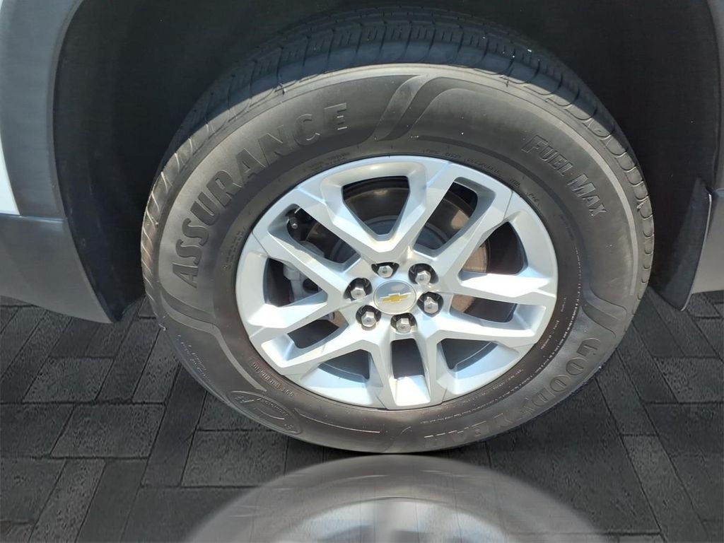 2023 Chevrolet Traverse LS w/1FL