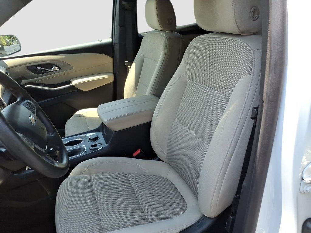 2023 Chevrolet Traverse LS w/1FL