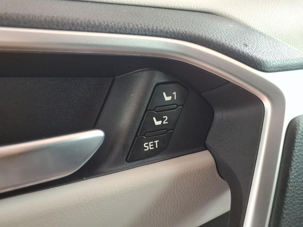 2025 Toyota RAV4 XLE Premium Weather Pkg, Upgrade Audio