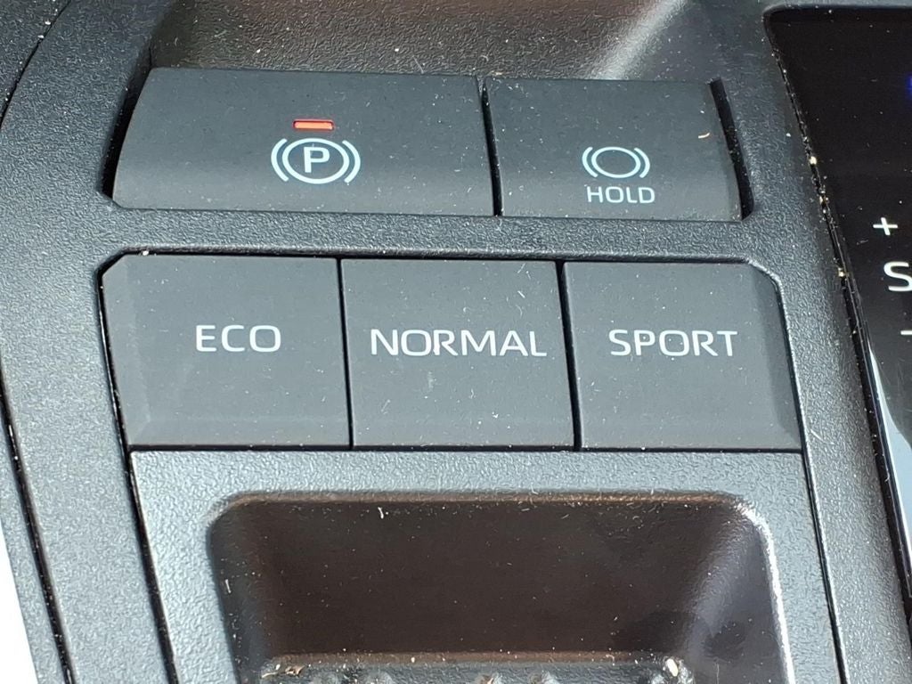2025 Toyota RAV4 XLE Premium Weather Pkg, Upgrade Audio