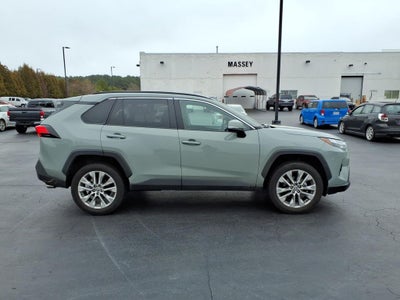 2022 Toyota RAV4 XLE Premium