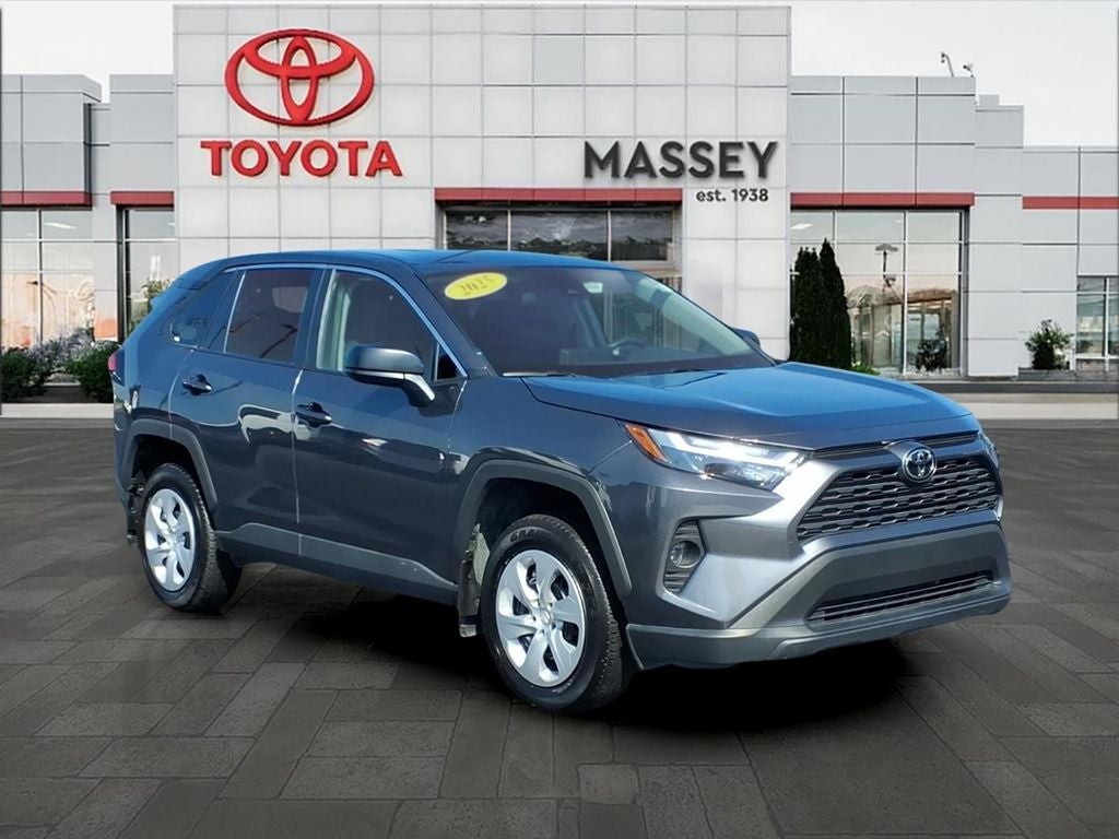 2025 Toyota RAV4 LE