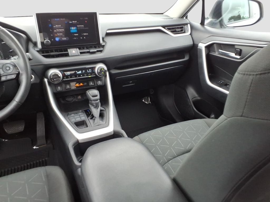 2024 Toyota RAV4 XLE AWD, Moonroof, Htd Seats