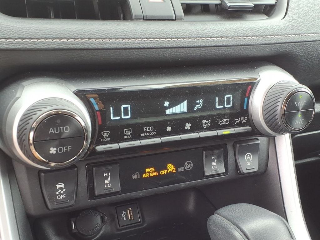 2024 Toyota RAV4 XLE AWD, Moonroof, Htd Seats