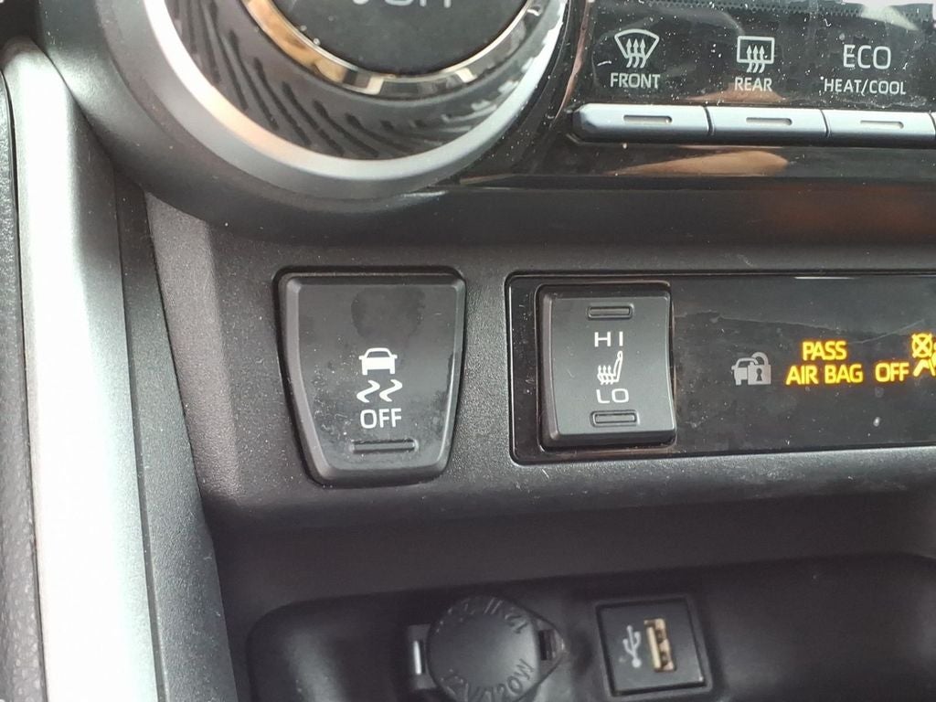2024 Toyota RAV4 XLE AWD, Moonroof, Htd Seats