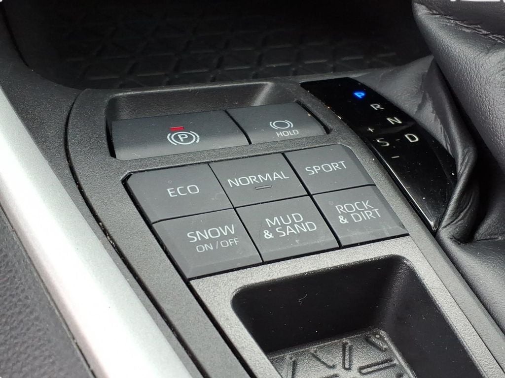 2024 Toyota RAV4 XLE AWD, Moonroof, Htd Seats