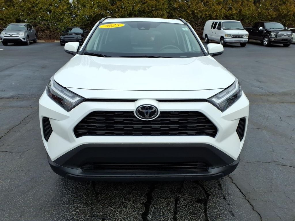 2025 Toyota RAV4 XLE