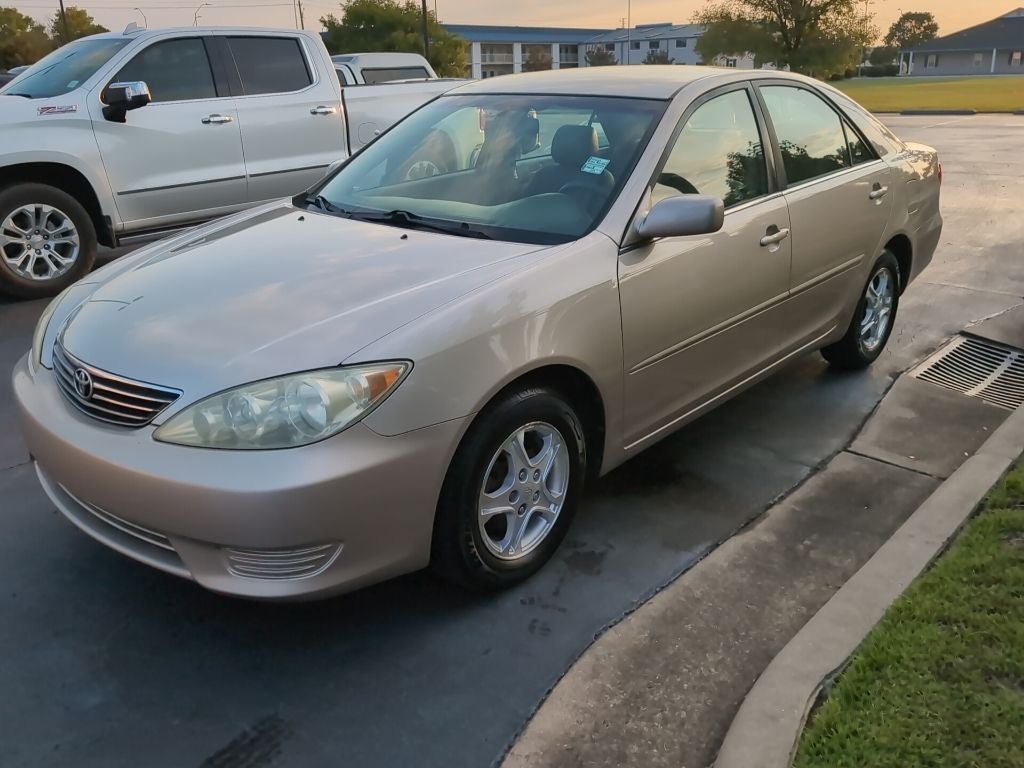 2005 Toyota Camry LE