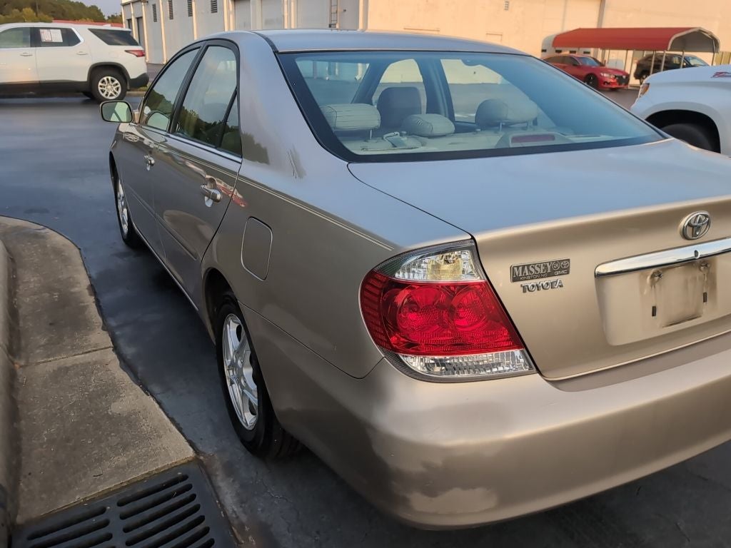 2005 Toyota Camry LE