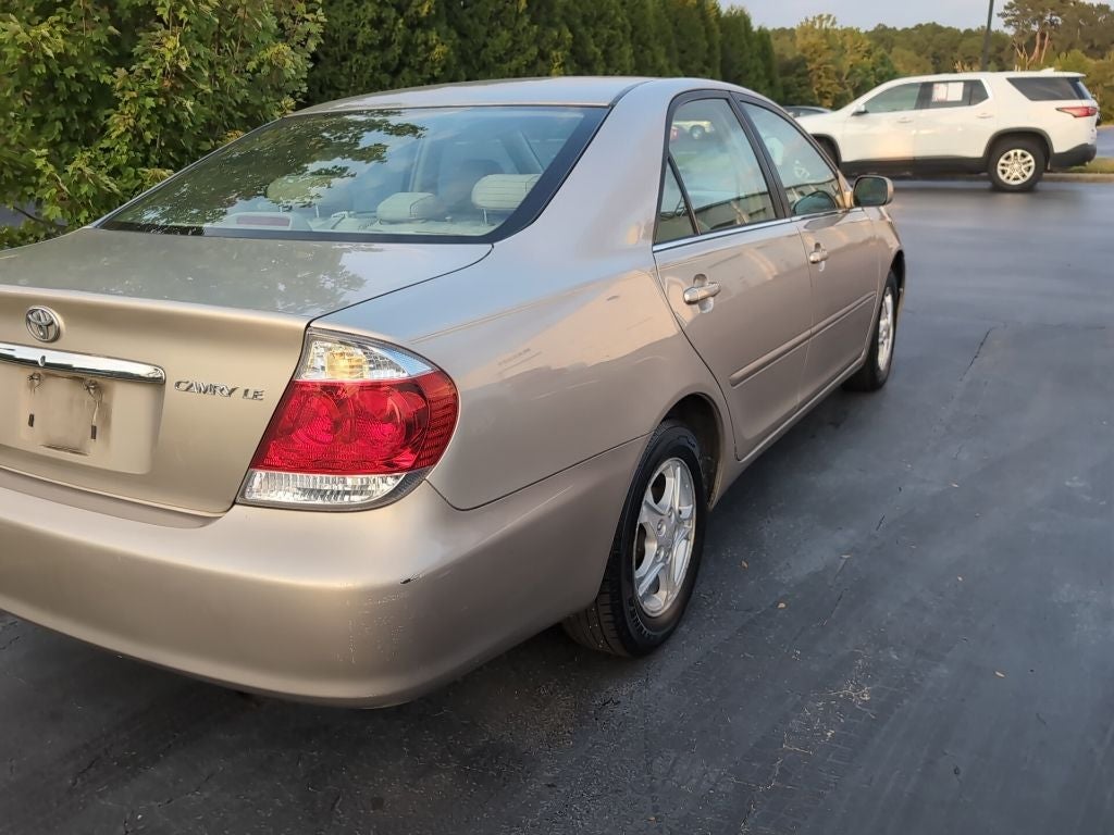 2005 Toyota Camry LE