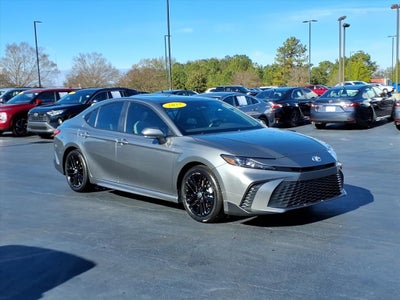 2025 Toyota Camry SE