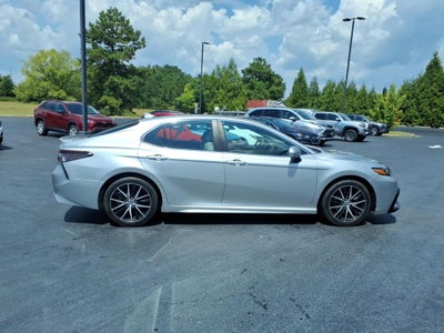 2022 Toyota Camry SE