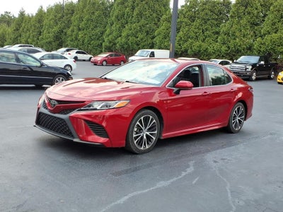 2020 Toyota Camry SE