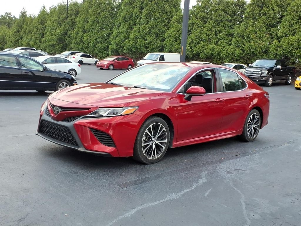 2020 Toyota Camry SE