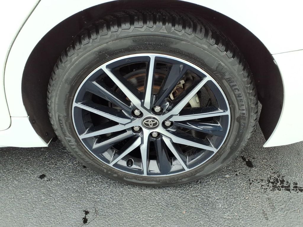 2022 Toyota Camry Hybrid SE