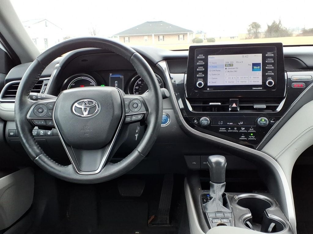 2022 Toyota Camry Hybrid SE