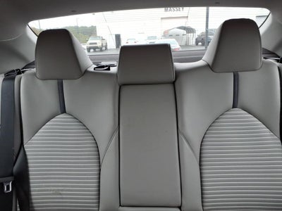 2022 Toyota Camry Hybrid SE