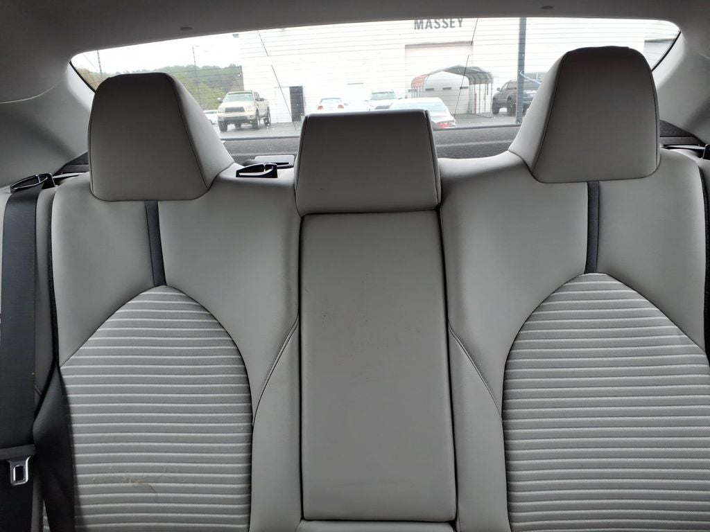 2022 Toyota Camry Hybrid SE