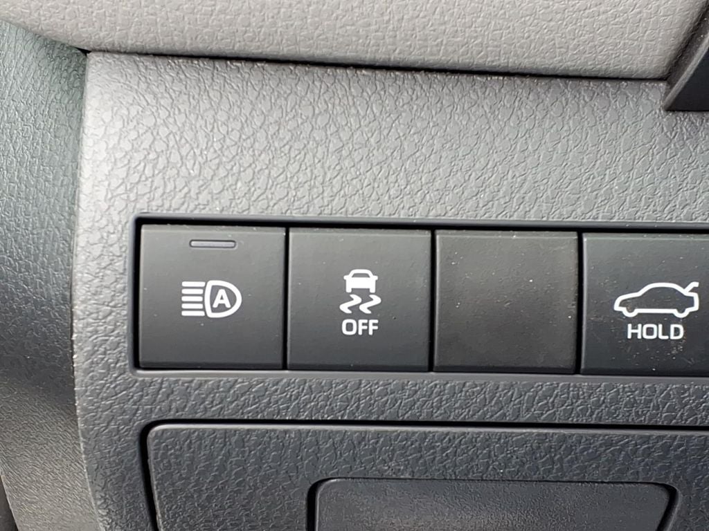 2022 Toyota Camry Hybrid SE