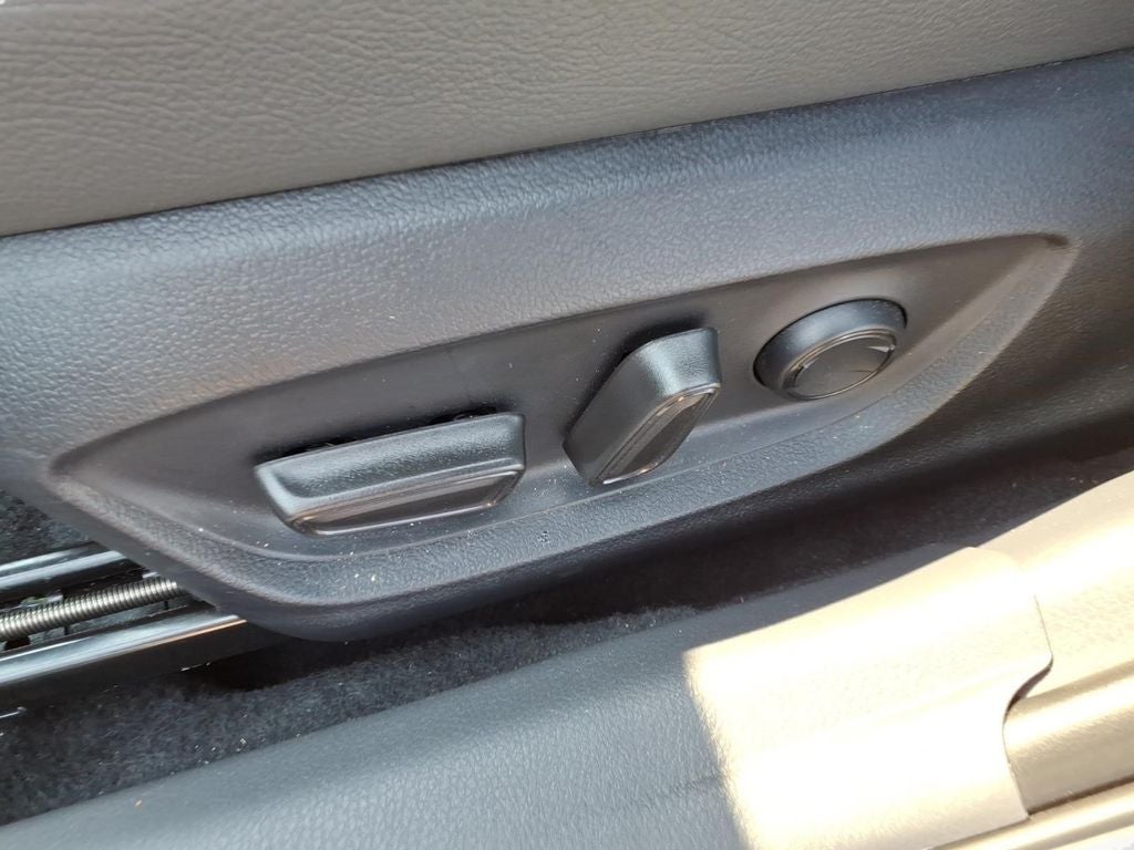 2024 Toyota Camry Hybrid LE Moonroof, Audio Plus