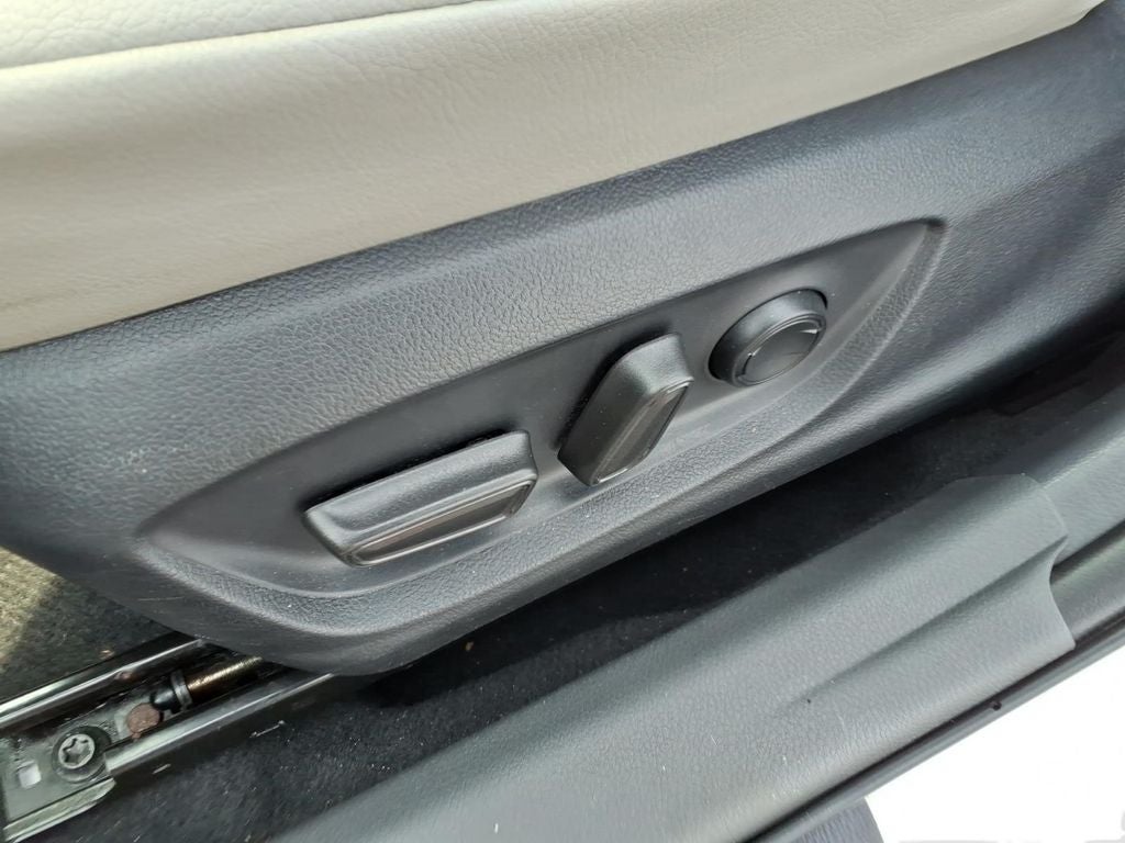 2024 Toyota Camry SE Moonroof, Htd Seats