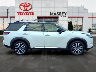 2024 Nissan Pathfinder Platinum