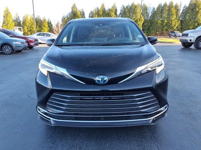 2022 Toyota Sienna Platinum 7 Passenger