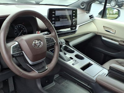 2022 Toyota Sienna Platinum 7 Passenger