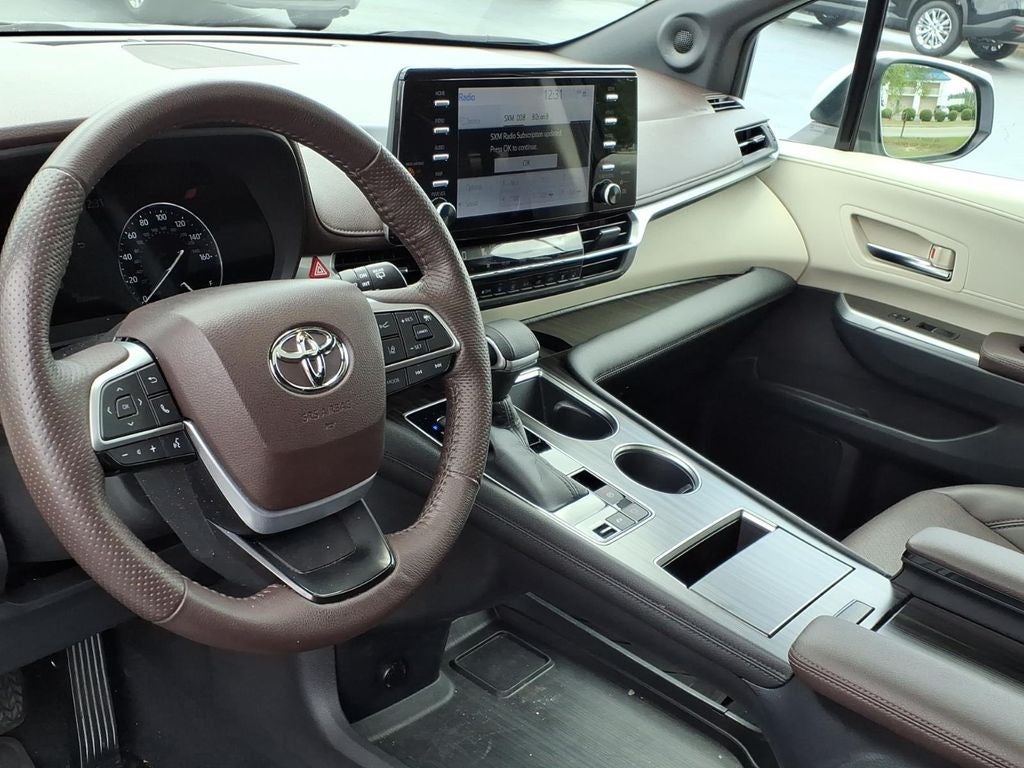 2022 Toyota Sienna Platinum 7 Passenger