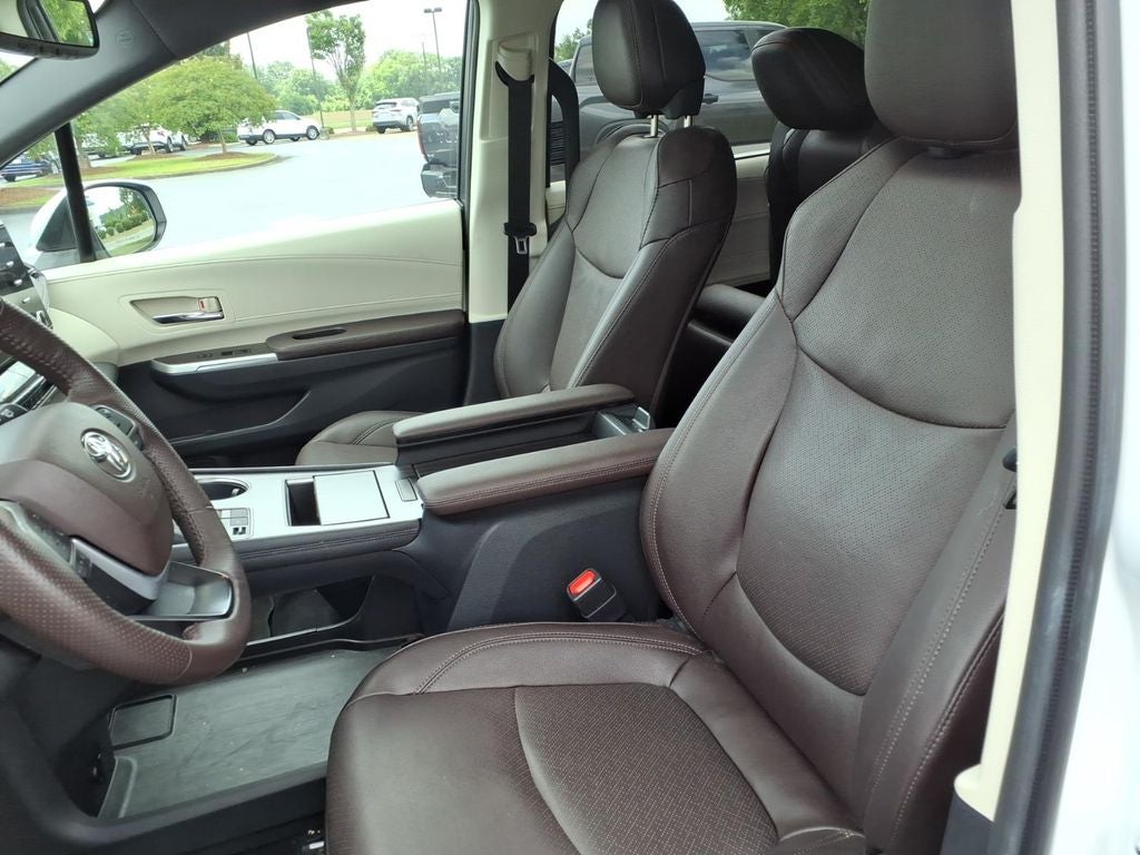 2022 Toyota Sienna Platinum 7 Passenger