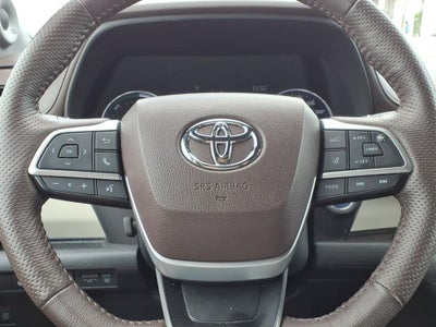2022 Toyota Sienna Platinum 7 Passenger