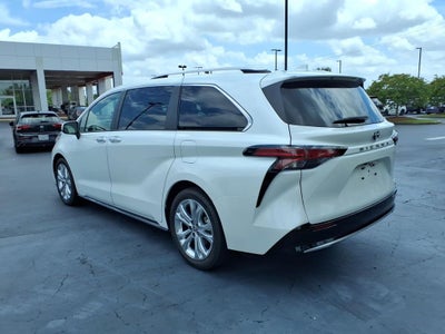 2022 Toyota Sienna Platinum 7 Passenger