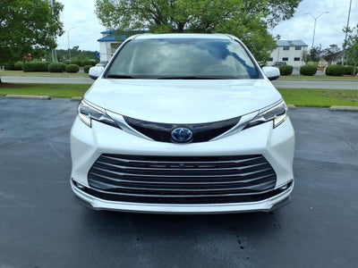 2022 Toyota Sienna Platinum 7 Passenger