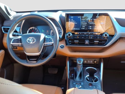 2022 Toyota Highlander Platinum