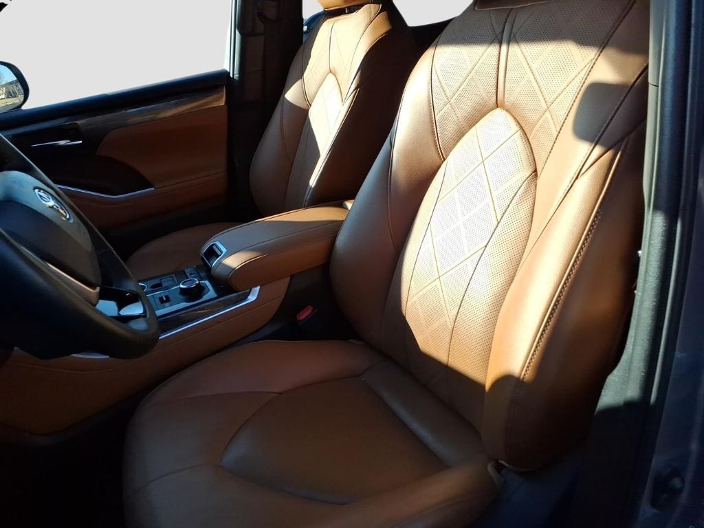 2022 Toyota Highlander Platinum