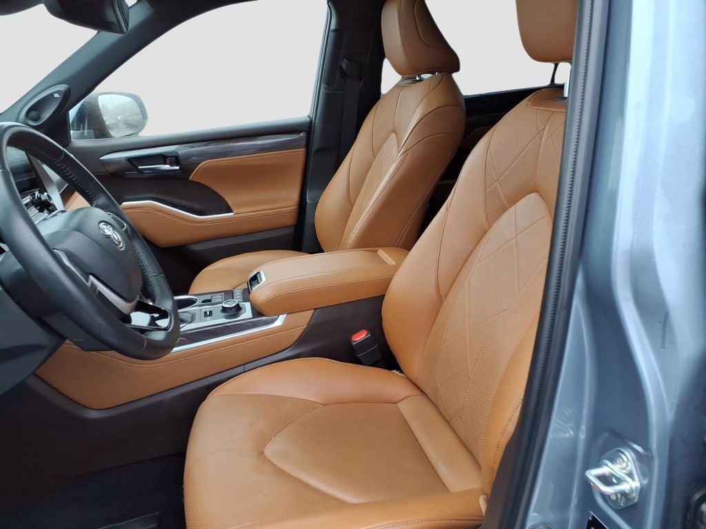 2022 Toyota Highlander Platinum