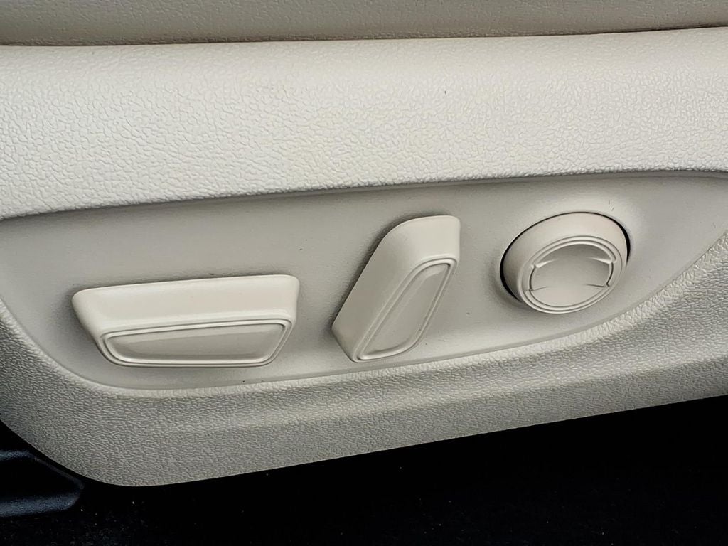 2024 Toyota Highlander Hybrid XLE