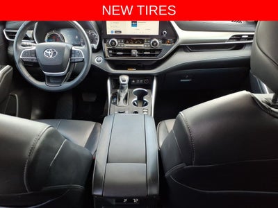 2024 Toyota Highlander Hybrid XLE