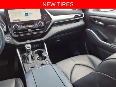 2024 Toyota Highlander Hybrid XLE