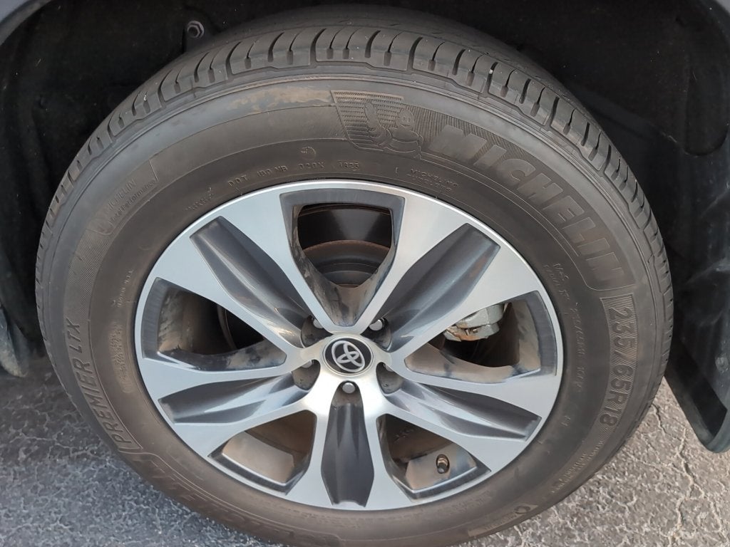 2024 Toyota Highlander XLE