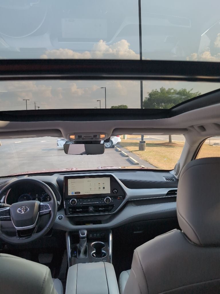 2023 Toyota Highlander Platinum