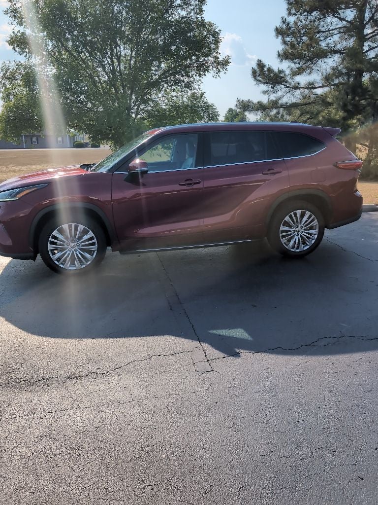 2023 Toyota Highlander Platinum