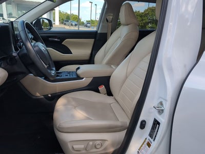 2023 Toyota Highlander XLE