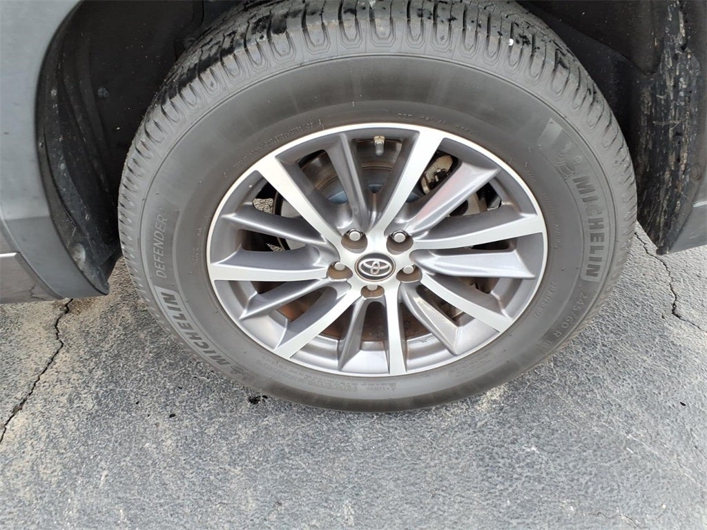 2017 Toyota Highlander Base