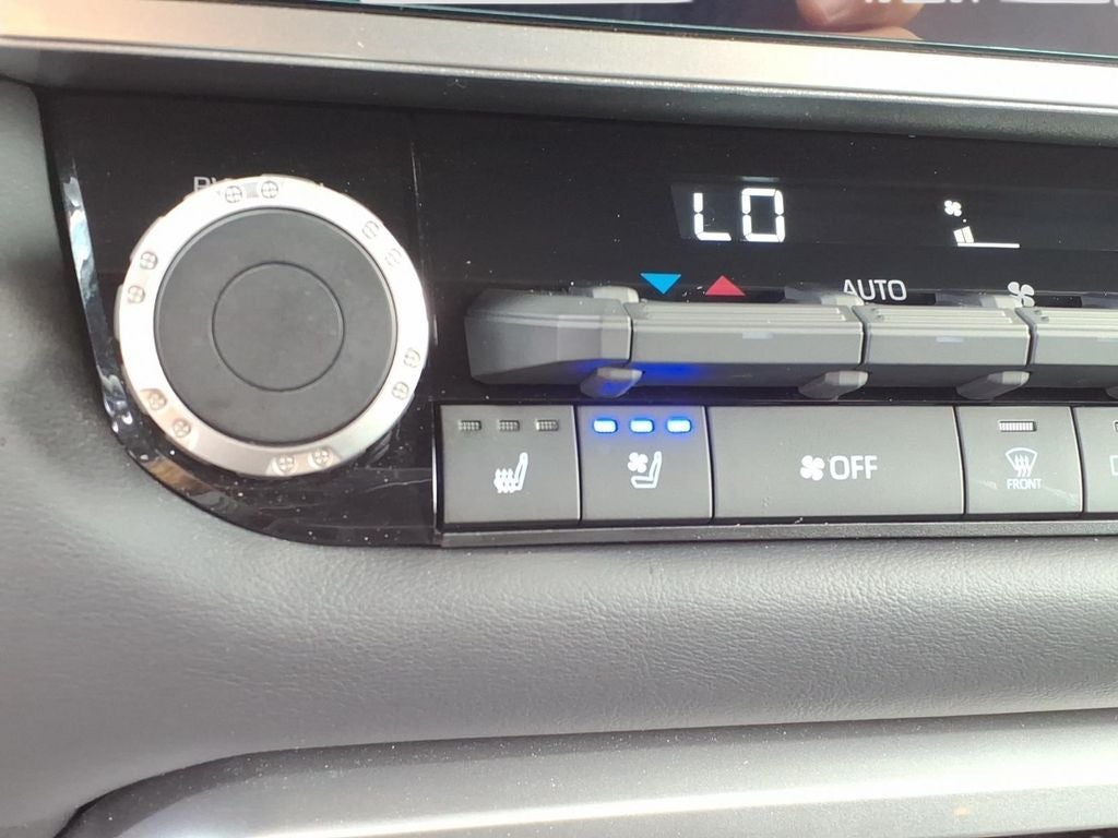 2025 Toyota Tundra Platinum - Photo 25