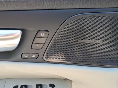 2024 Volvo S60 B5 Plus Dark Theme