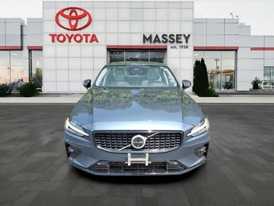 2024 Volvo S60 B5 Plus Dark Theme