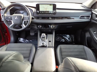 2024 Mitsubishi Outlander SE