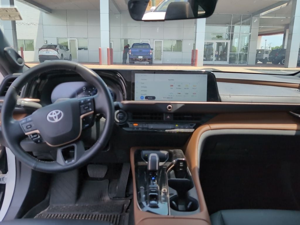 2025 Toyota Crown Limited Advance Tech