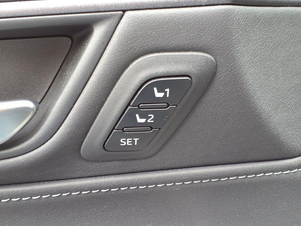 2024 Toyota Venza LE